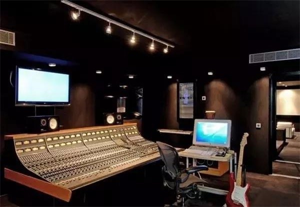 許多人都說不清楚，錄音師卻默默享受！到底什么是監(jiān)聽音箱呢？